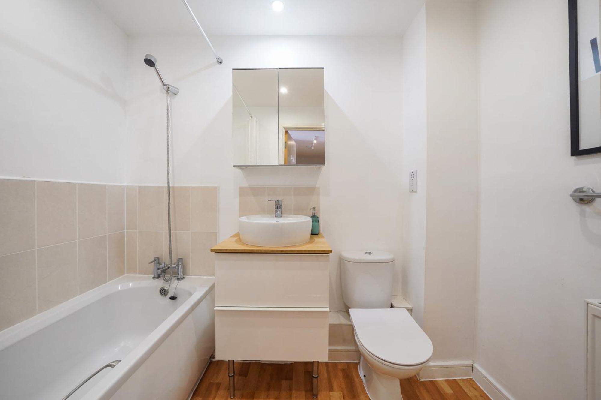 City Riverside - 2 Bedroom & Free Parking Баркинг Экстерьер фото