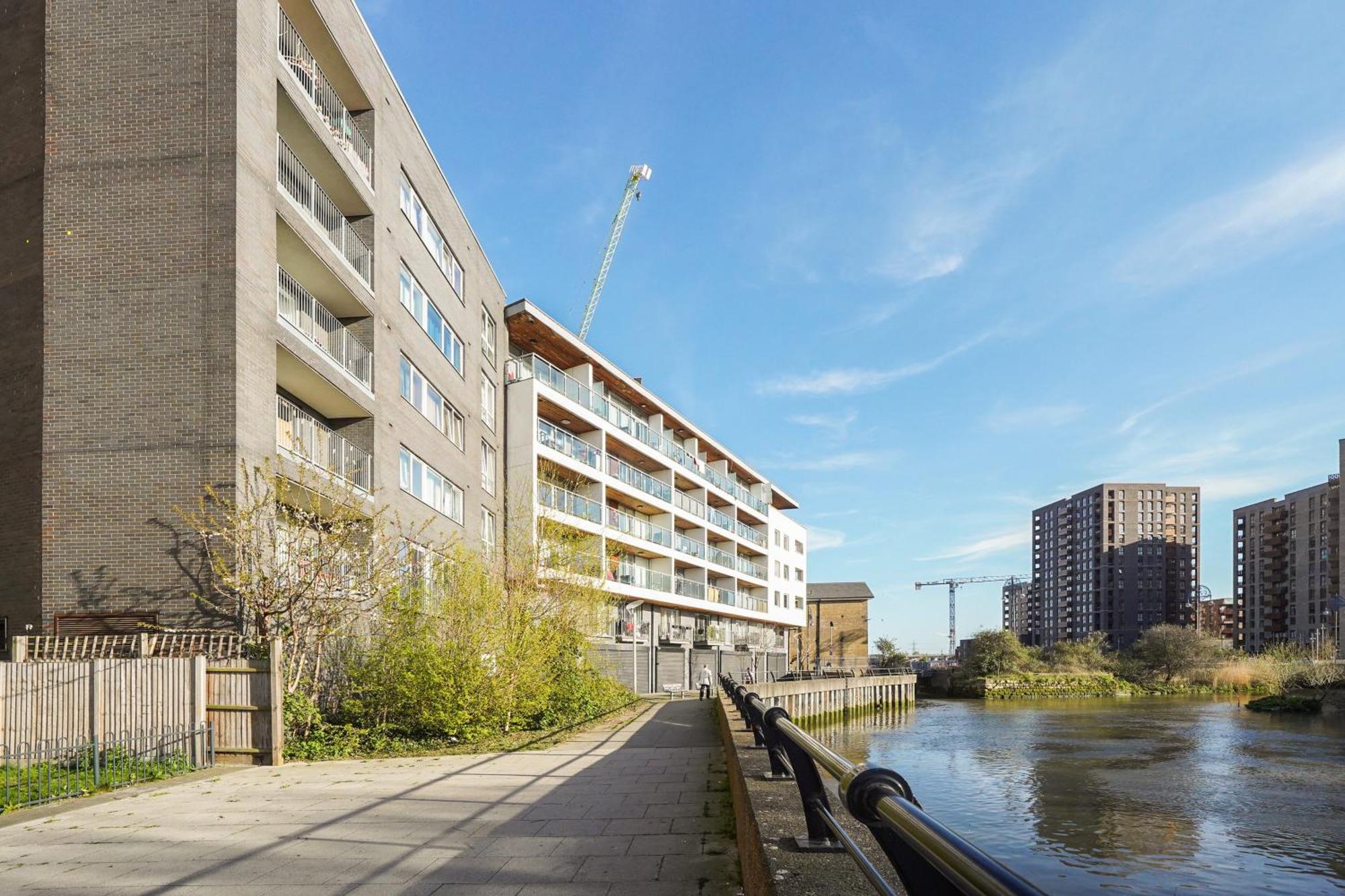 City Riverside - 2 Bedroom & Free Parking Баркинг Экстерьер фото